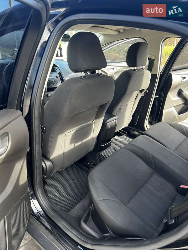 Хетчбек Ford Focus 2015 в Івано-Франківську фото 21 Хетчбек Ford Focus 2015 в Івано-Франківську