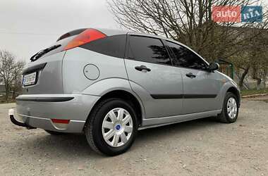 Хэтчбек Ford Focus 2004 в 