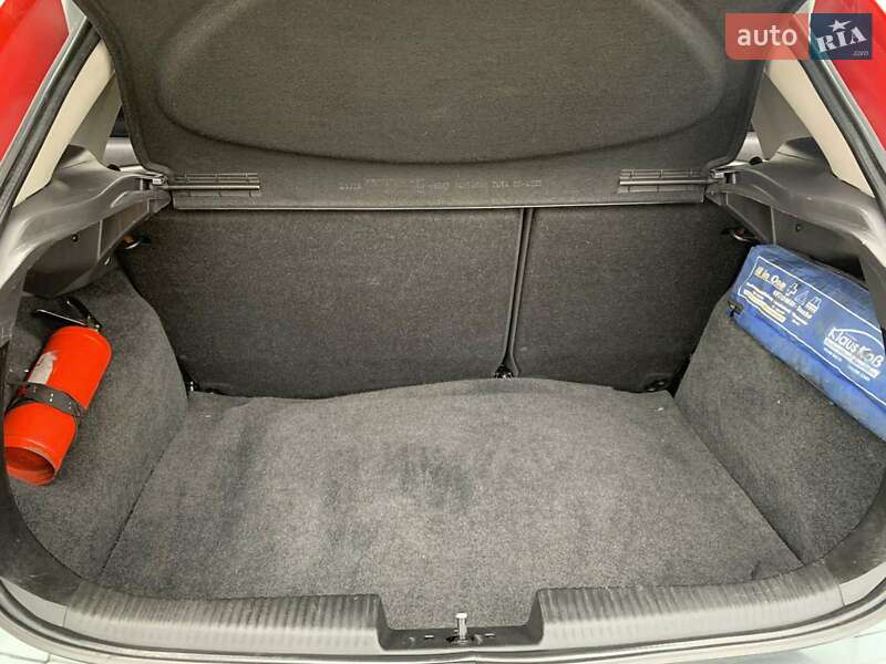 Хэтчбек Ford Focus 2004 в Теофиполе