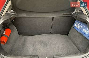 Хэтчбек Ford Focus 2004 в 