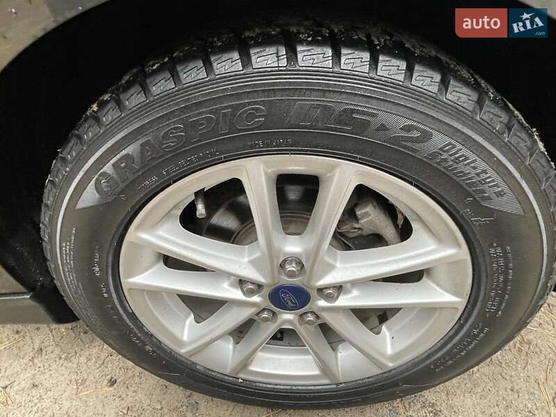 Хэтчбек Ford Focus 2015 в Киеве