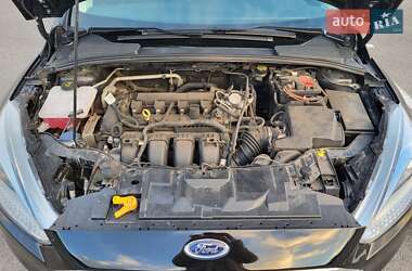 Седан Ford Focus 2016 в 
