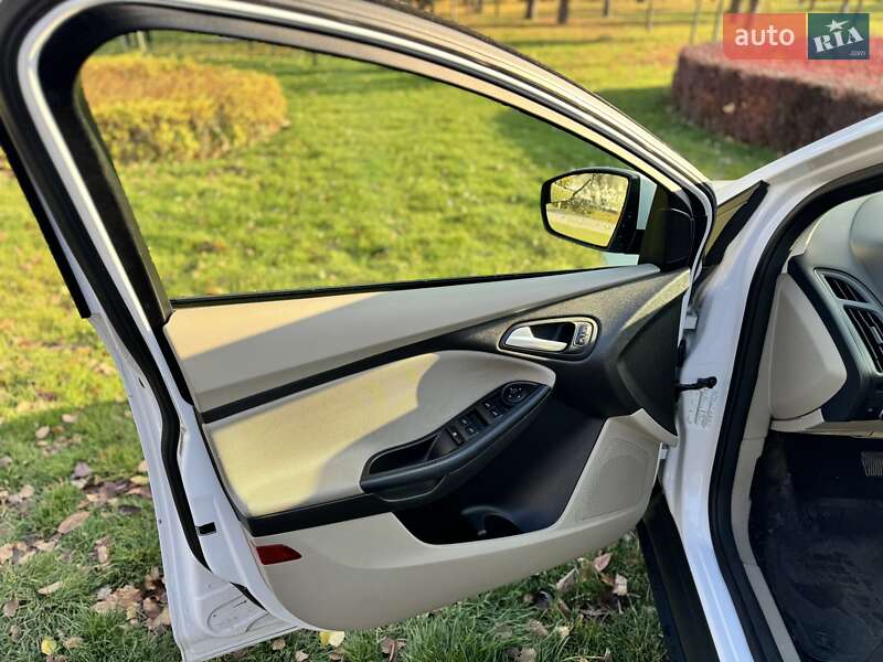 Седан Ford Focus 2016 в Днепре