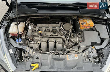 Седан Ford Focus 2015 в 