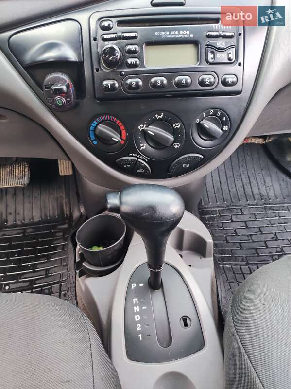 Седан Ford Focus 2003 в Долине