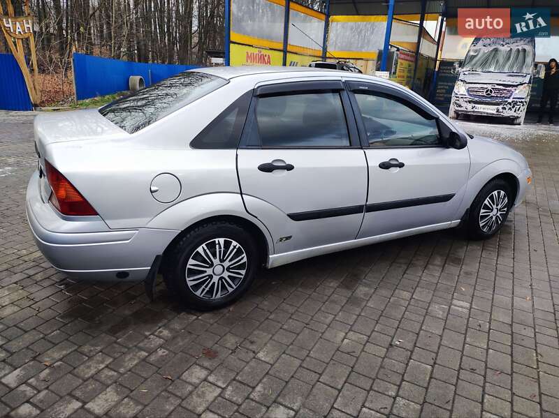 Седан Ford Focus 2003 в Долине