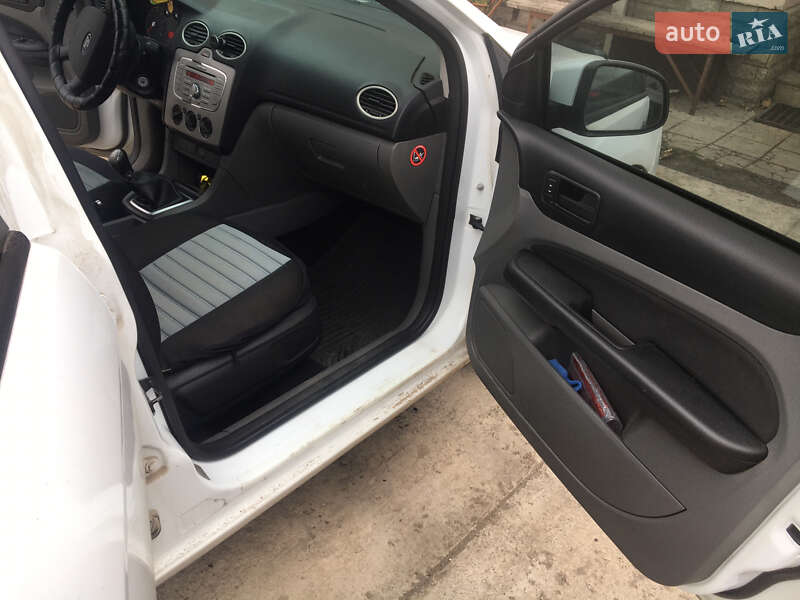 Хетчбек Ford Focus 2010 в Українці