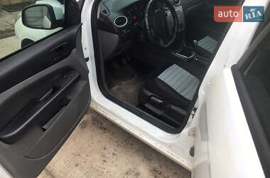 Хэтчбек Ford Focus 2010 в 