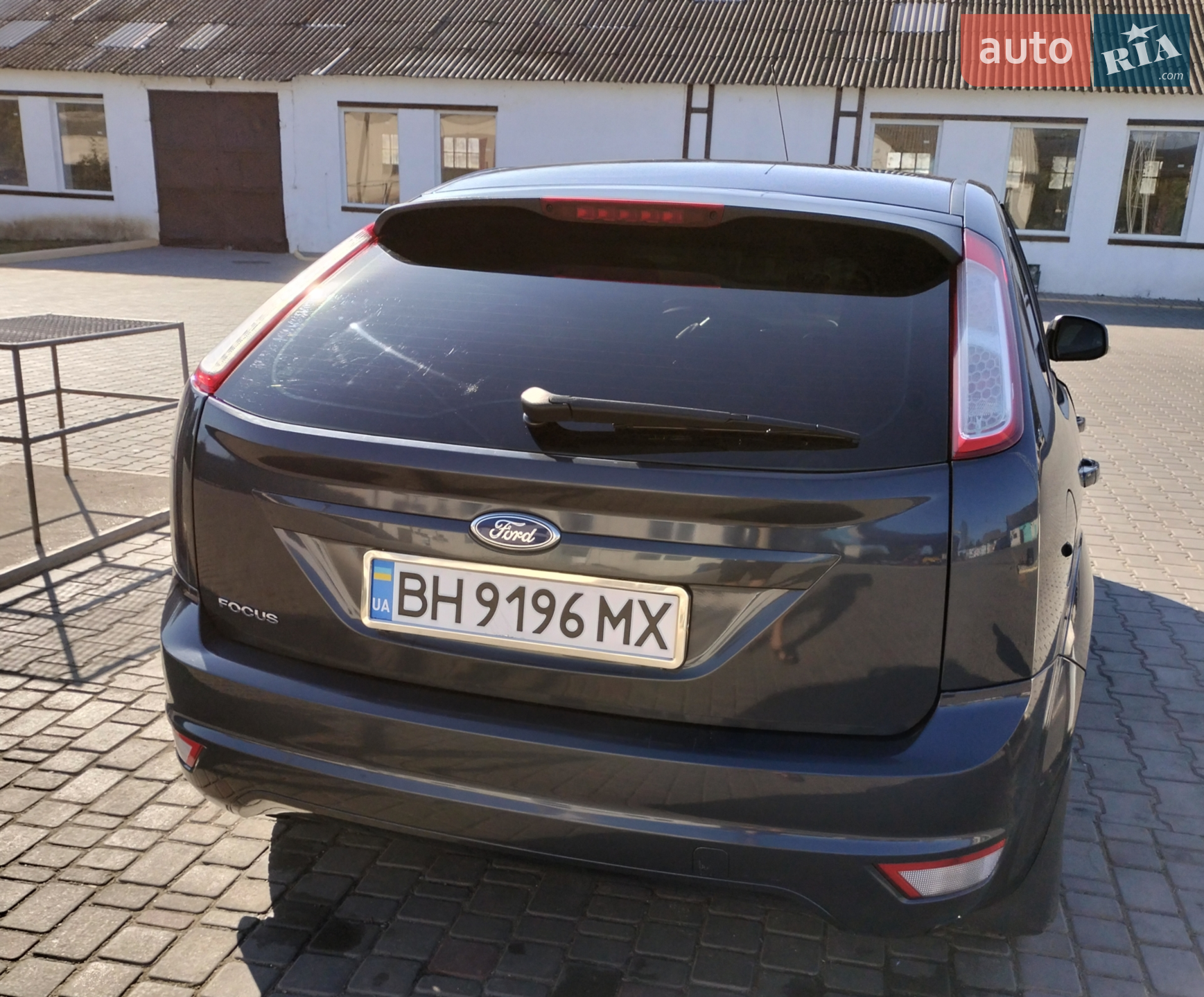 2010 Ford Focus - мініатюра 2