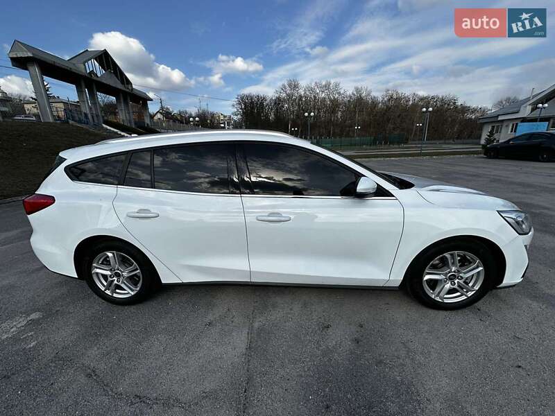 Универсал Ford Focus 2018 в Обухове