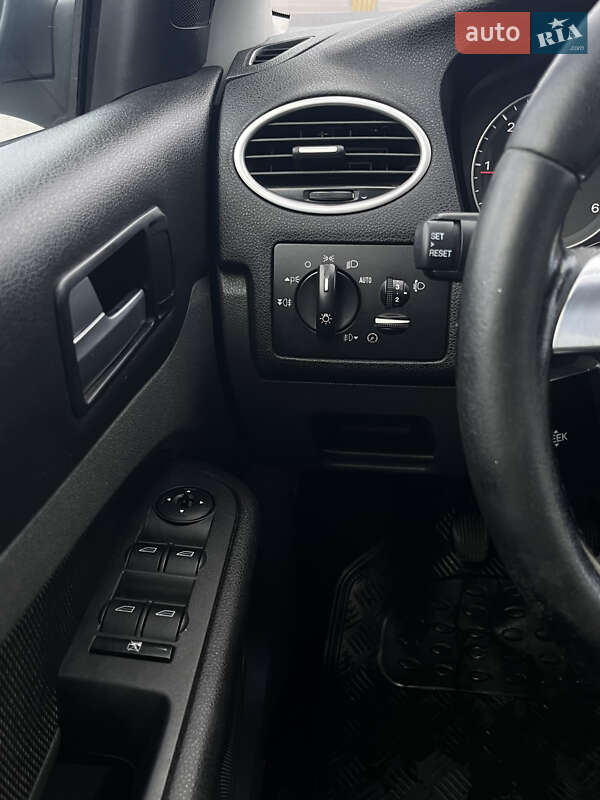 Хэтчбек Ford Focus 2007 в Львове