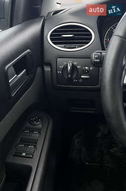 Хэтчбек Ford Focus 2007 в 