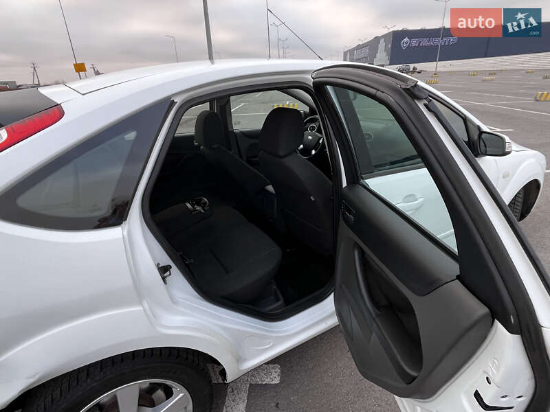 Хэтчбек Ford Focus 2007 в Львове