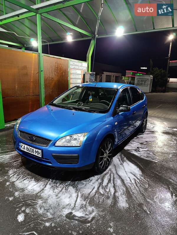 Хэтчбек Ford Focus 2005 в Киеве