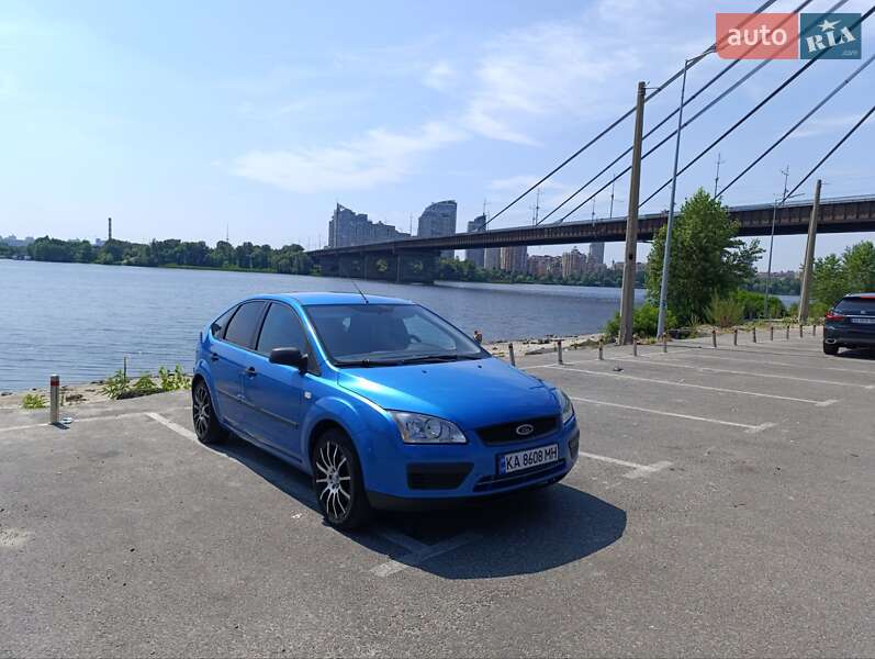 Хэтчбек Ford Focus 2005 в Киеве