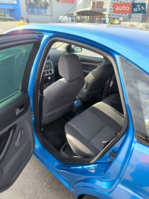 Хэтчбек Ford Focus 2005 в Киеве