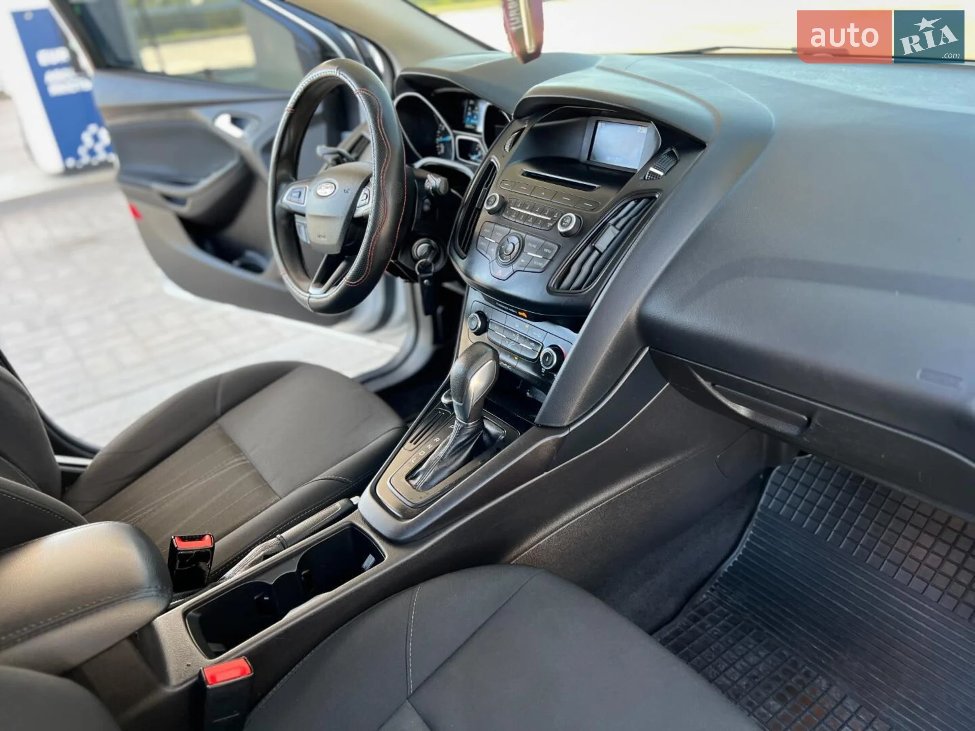 2017 Ford Focus - мініатюра 9