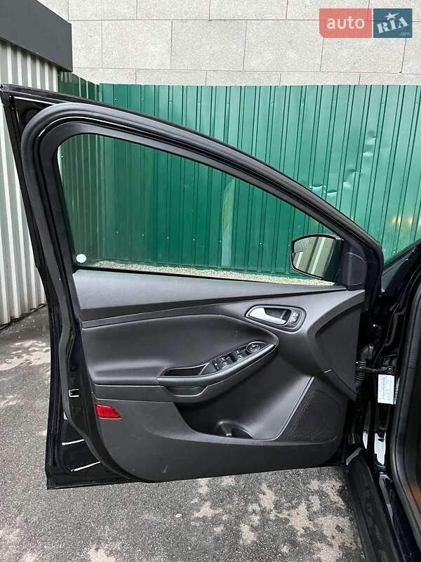 Седан Ford Focus 2017 в Киеве фото 19 Седан Ford Focus 2017 в Киеве