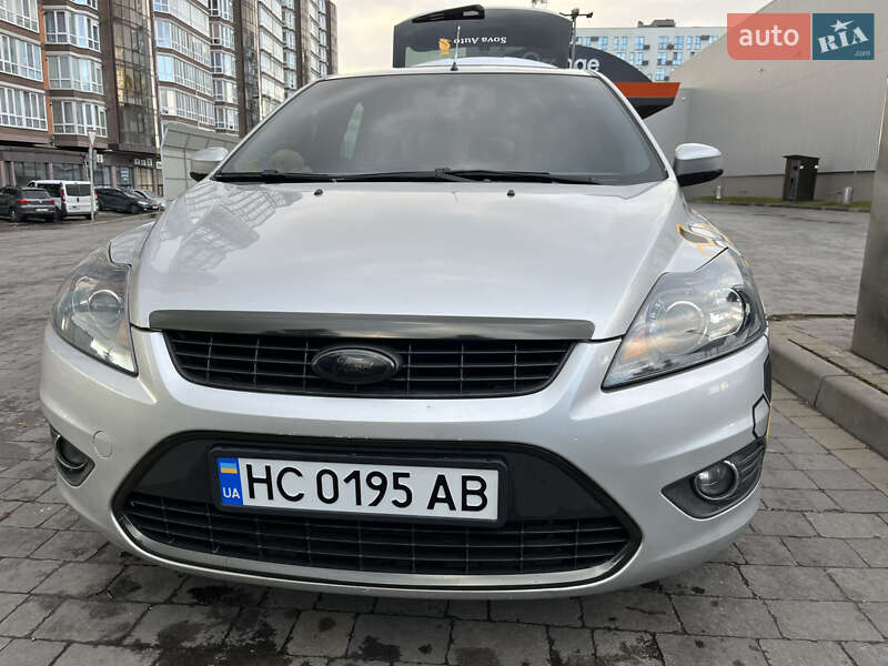 Хэтчбек Ford Focus 2010 в Львове