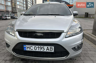 Хэтчбек Ford Focus 2010 в 