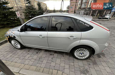 Хэтчбек Ford Focus 2010 в 
