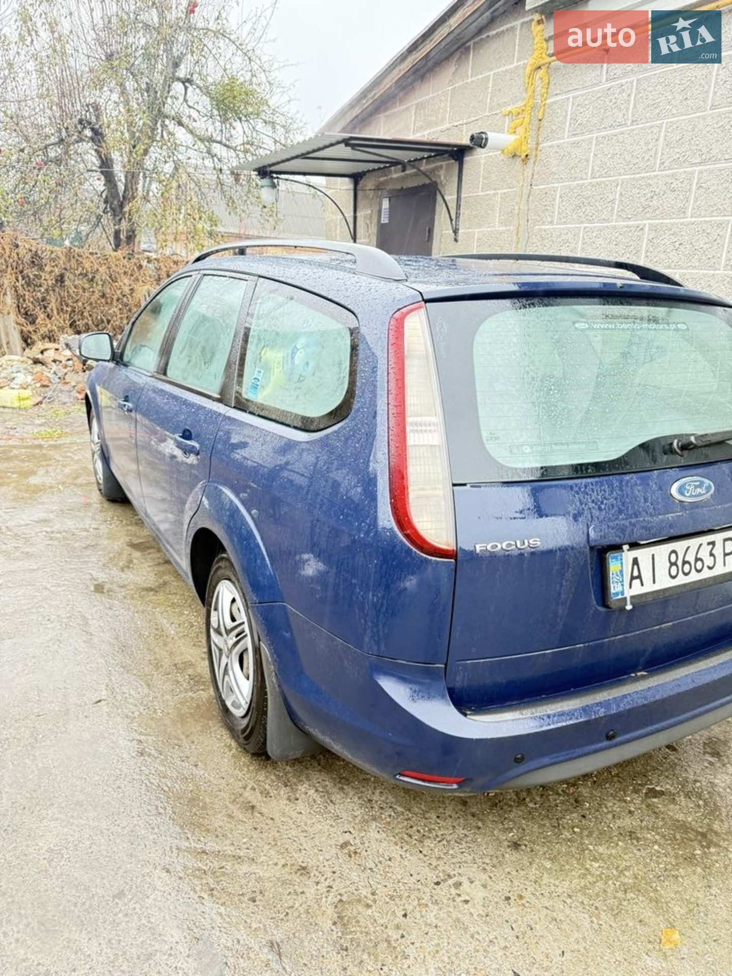 2010 Ford Focus - мініатюра 2