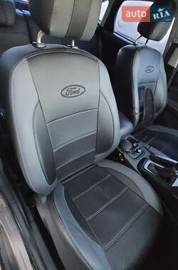 Седан Ford Focus 2012 в 