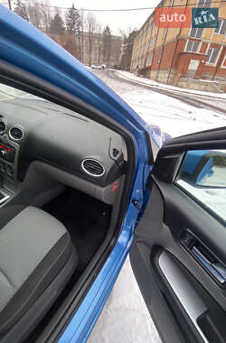 Хетчбек Ford Focus 2010 в 