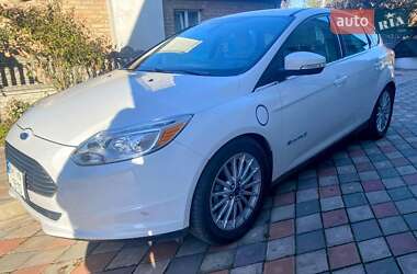 Хэтчбек Ford Focus 2012 в 