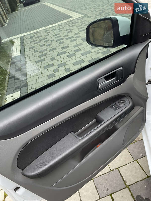 Хэтчбек Ford Focus 2008 в Жовтанцах фото 12 Хэтчбек Ford Focus 2008 в Жовтанцах