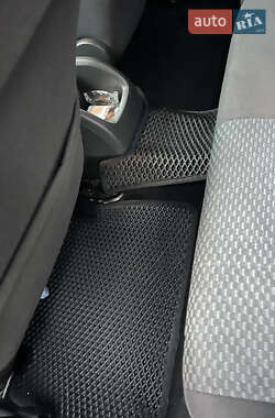 Хэтчбек Ford Focus 2006 в 