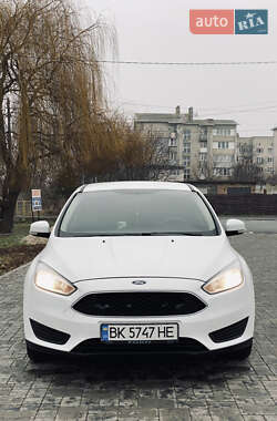 Седан Ford Focus 2015 в Здолбуніві