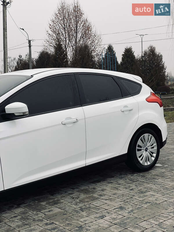 Седан Ford Focus 2015 в Здолбунове