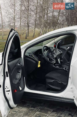 Седан Ford Focus 2015 в Здолбунове