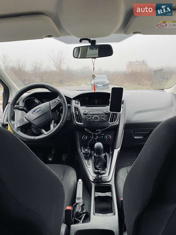 Седан Ford Focus 2015 в Здолбунове