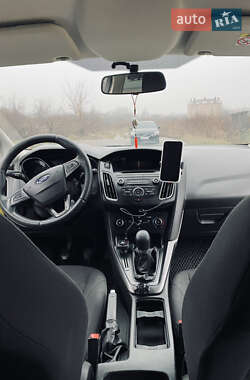 Седан Ford Focus 2015 в 