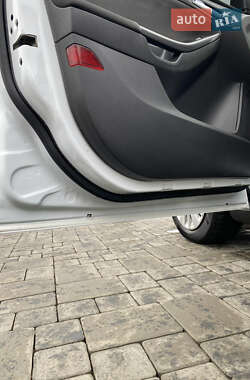Седан Ford Focus 2015 в 