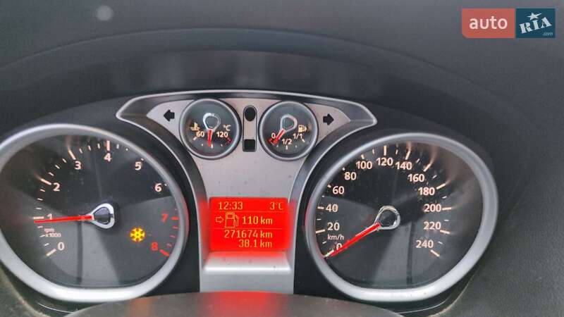 Седан Ford Focus 2011 в Березане