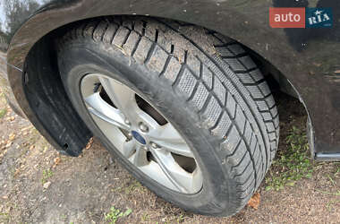 Хэтчбек Ford Focus 2014 в 