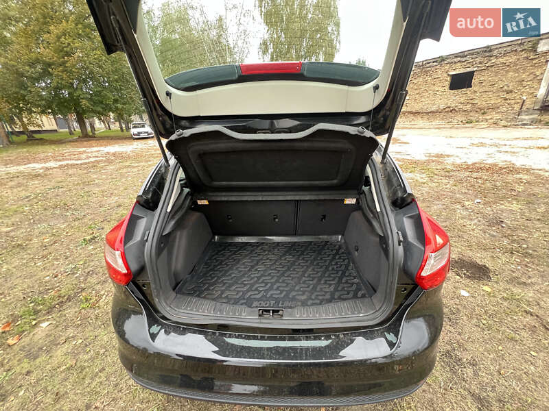 Хэтчбек Ford Focus 2014 в Киеве