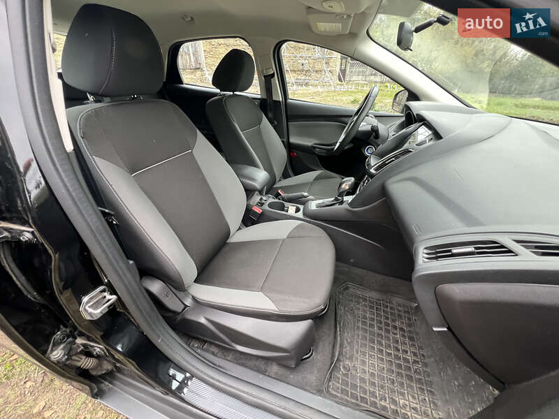 Хэтчбек Ford Focus 2014 в Киеве