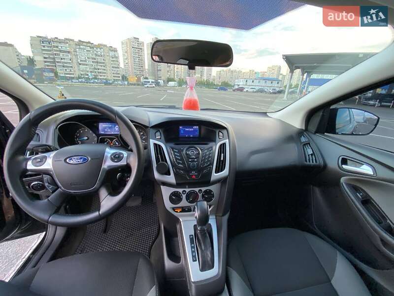 Седан Ford Focus 2014 в Киеве фото 2 Седан Ford Focus 2014 в Киеве