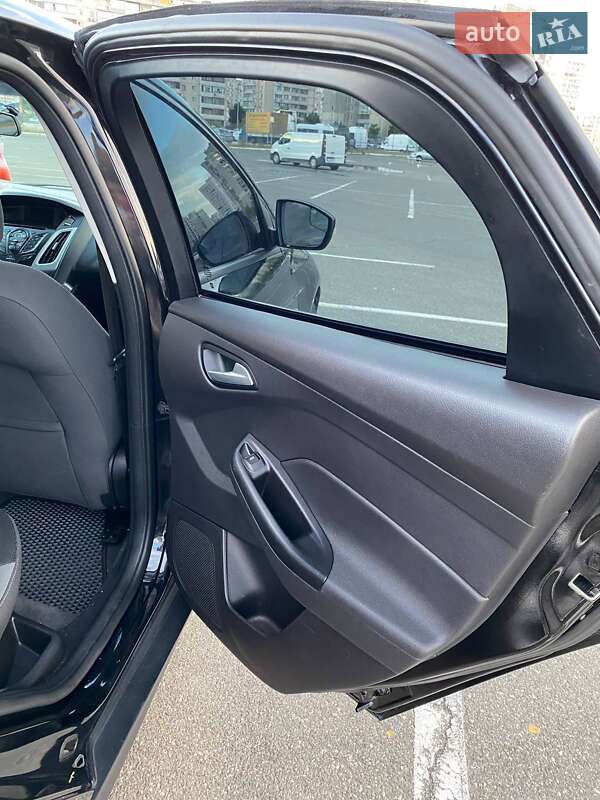 Седан Ford Focus 2014 в Киеве фото 8 Седан Ford Focus 2014 в Киеве