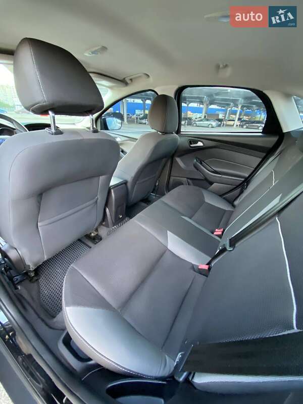 Седан Ford Focus 2014 в Киеве фото 13 Седан Ford Focus 2014 в Киеве