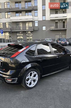 Хэтчбек Ford Focus 2006 в Киеве