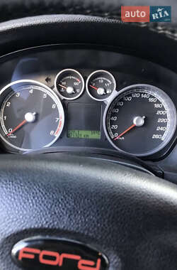 Хэтчбек Ford Focus 2006 в Киеве