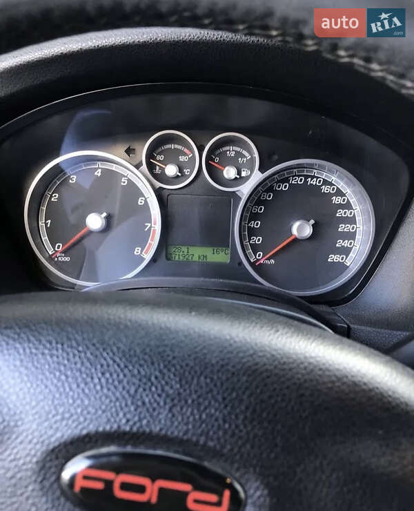 Хэтчбек Ford Focus 2006 в Киеве