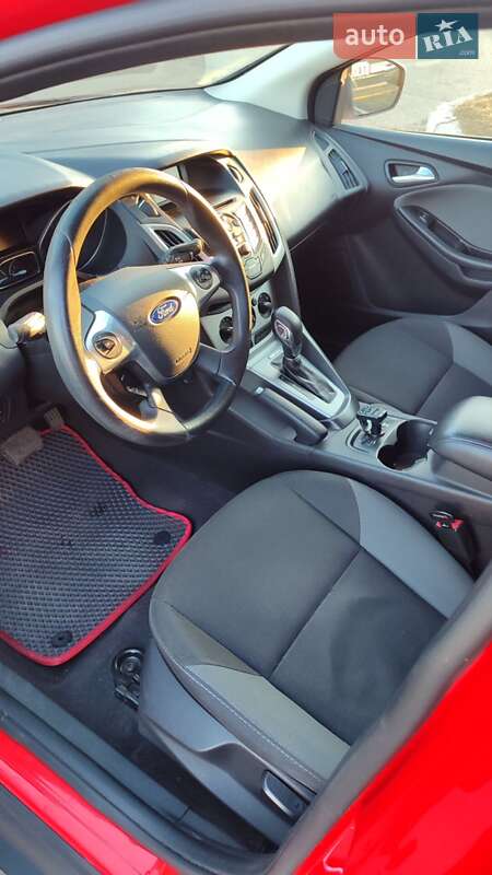 Хетчбек Ford Focus 2014 в Чернівцях фото 6 Хетчбек Ford Focus 2014 в Чернівцях
