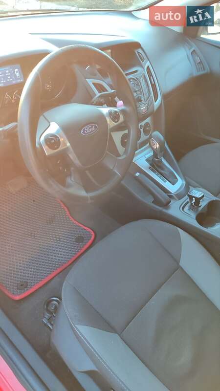 Хетчбек Ford Focus 2014 в Чернівцях фото 11 Хетчбек Ford Focus 2014 в Чернівцях