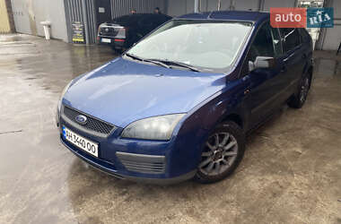 Хетчбек Ford Focus 2006 в Ромнах